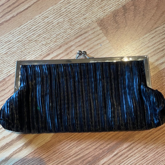 Special Occasion Purse - Picture 4 of 6